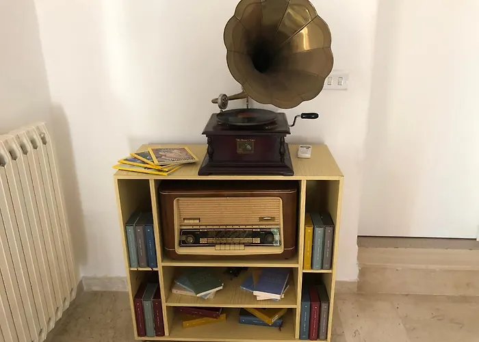 לינה וארוחת בוקר Dimora Sofia מונופולי